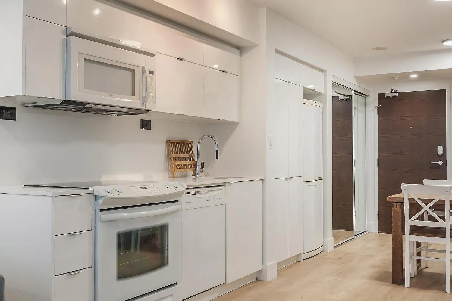 Lejlighed Cozy 2Br Close To Cn Tower & Harbourfront Toronto